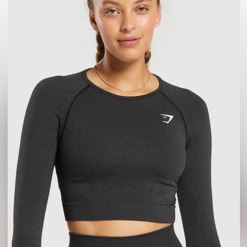 Gymshark athletic cropped long sleeve w/ thumb holes